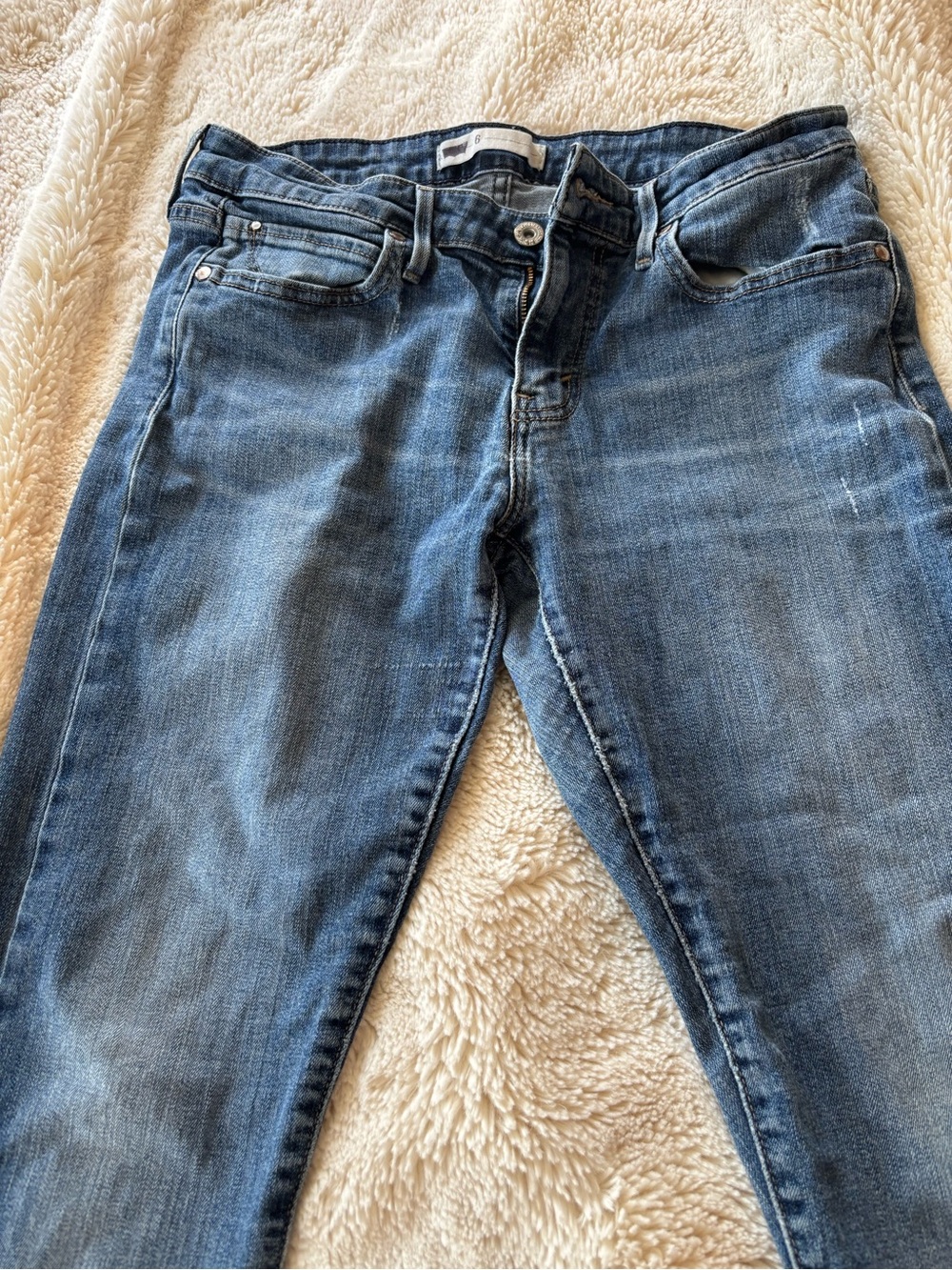 Levi's Women's Skinny Jeans - Medium Blue Wash